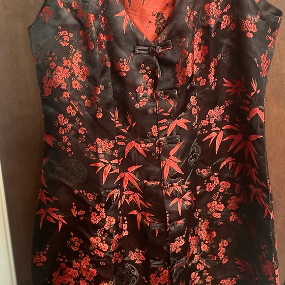COPY - Red and Black cheongsam dress hands made 100% Silk - Picture 2 of 5